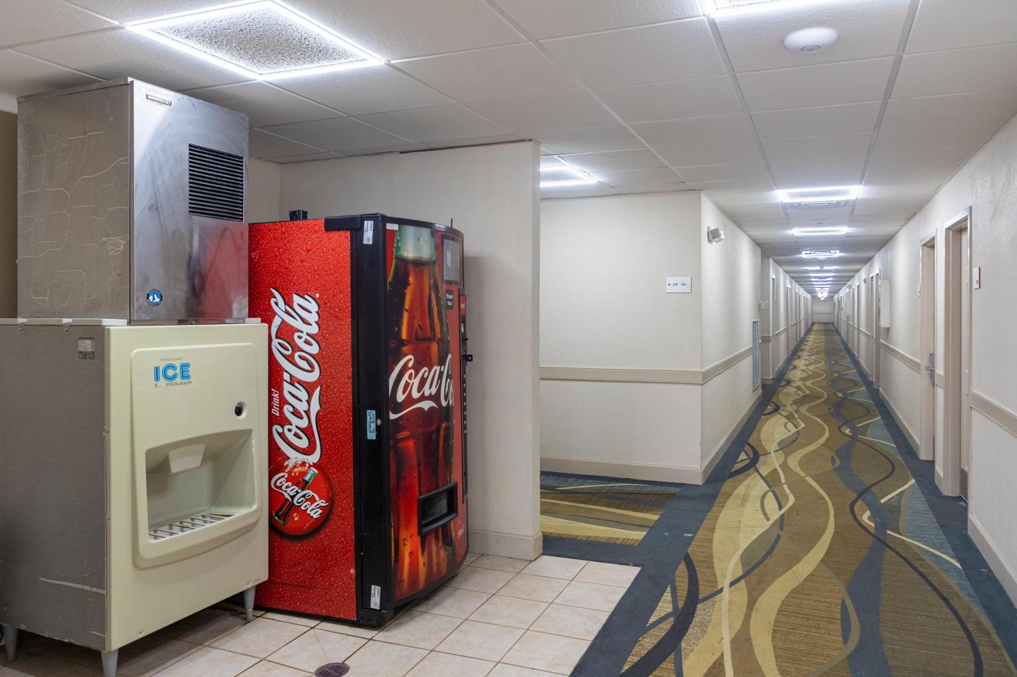Cottonwood Suites Savannah Hotel & Conference Center Pooler Εξωτερικό φωτογραφία